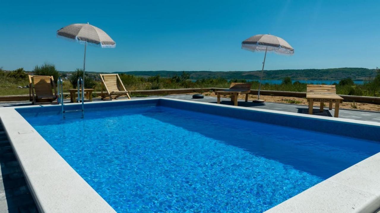 Family Friendly Apartments With A Swimming Pool Rtina - Stosici, Zadar - 21450 Экстерьер фото